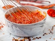 Рецепта Пикантен сос с кетчуп, чесън и джинджифил